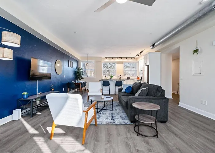 Apartment Upscale King Bed With Full Workspace And Free Parking Pittsburgh