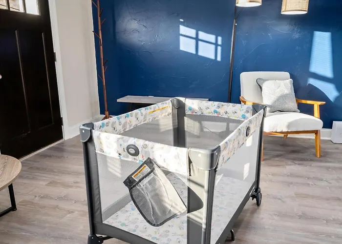 Apartment Upscale King Bed With Full Workspace And Free Parking Pittsburgh